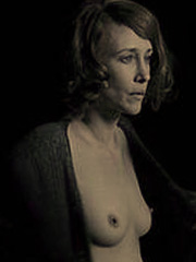 Vera Farmiga Nude Photos Are Pretty Hot.. Yes. Really. (PICS)